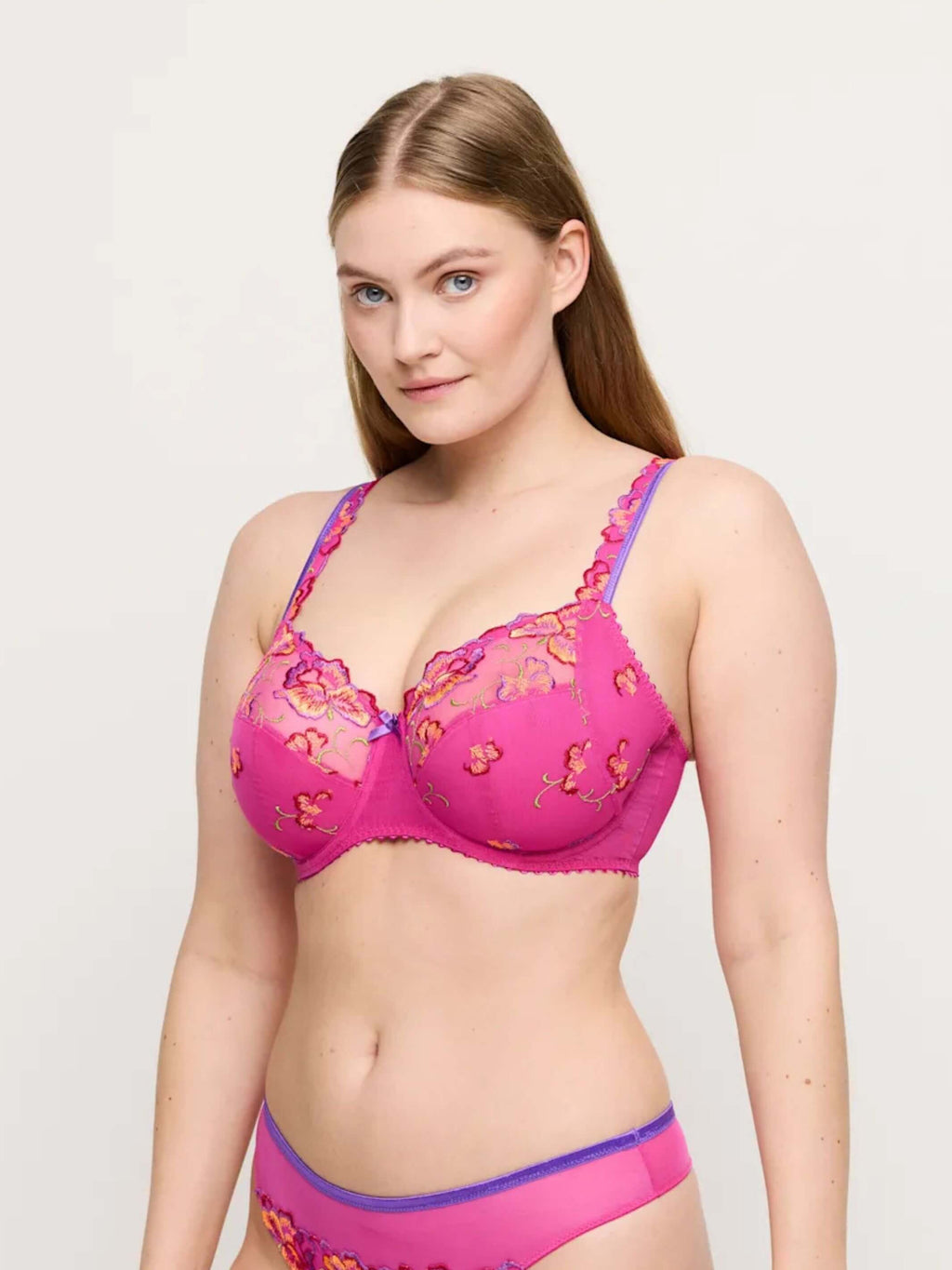 Prima Donna-Täyskuppinen-Rintaliivi-Devdaha-Very Berry-Kuva edestä.